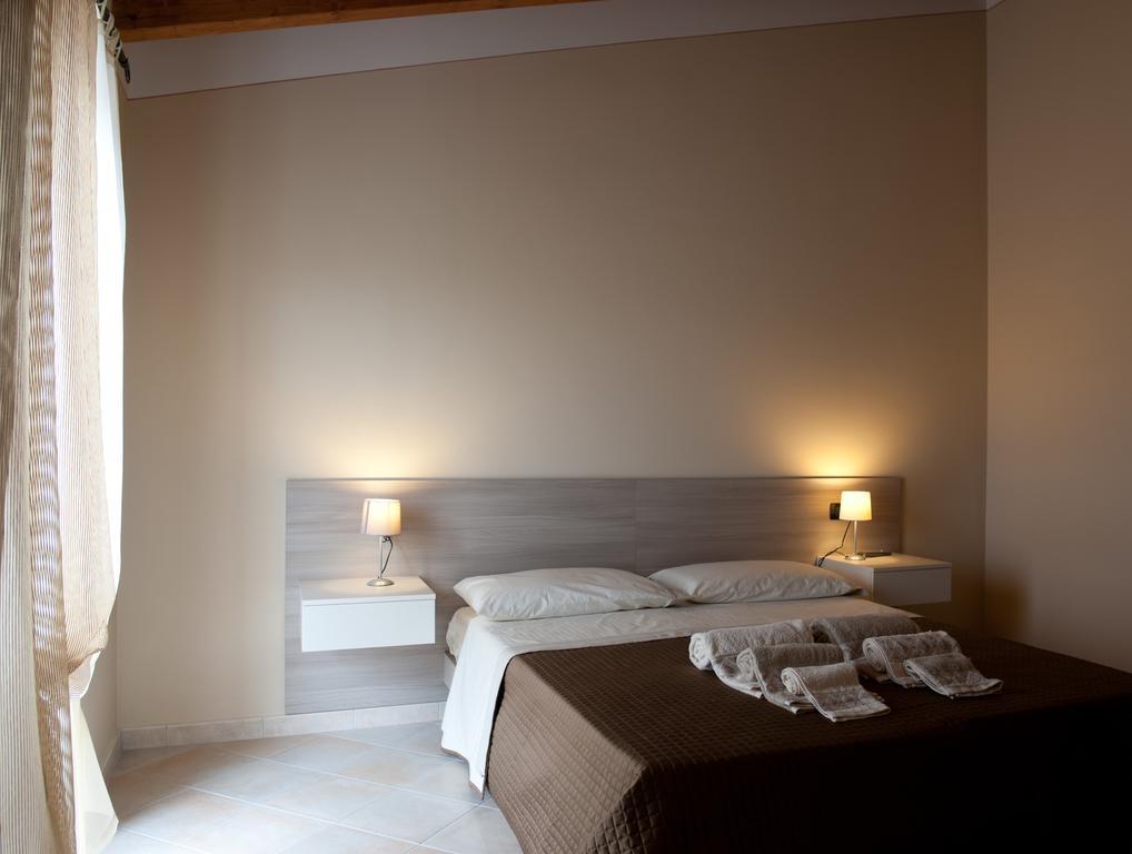 Al Borgo Alloggi Desenzano del Garda Bilik gambar