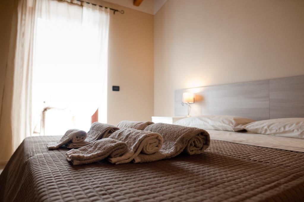 Al Borgo Alloggi Desenzano del Garda Bilik gambar